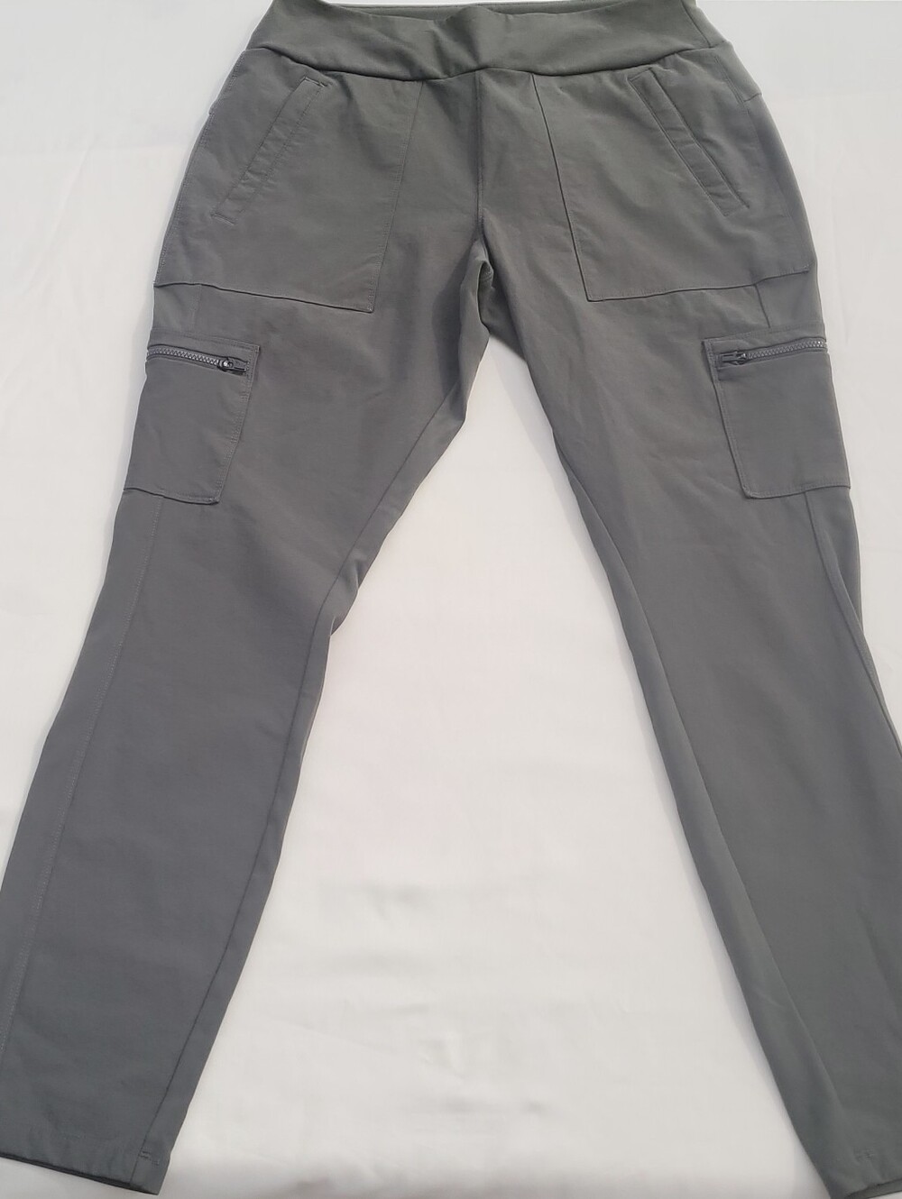 Athleta Women's Cargo Joggers in Olive
